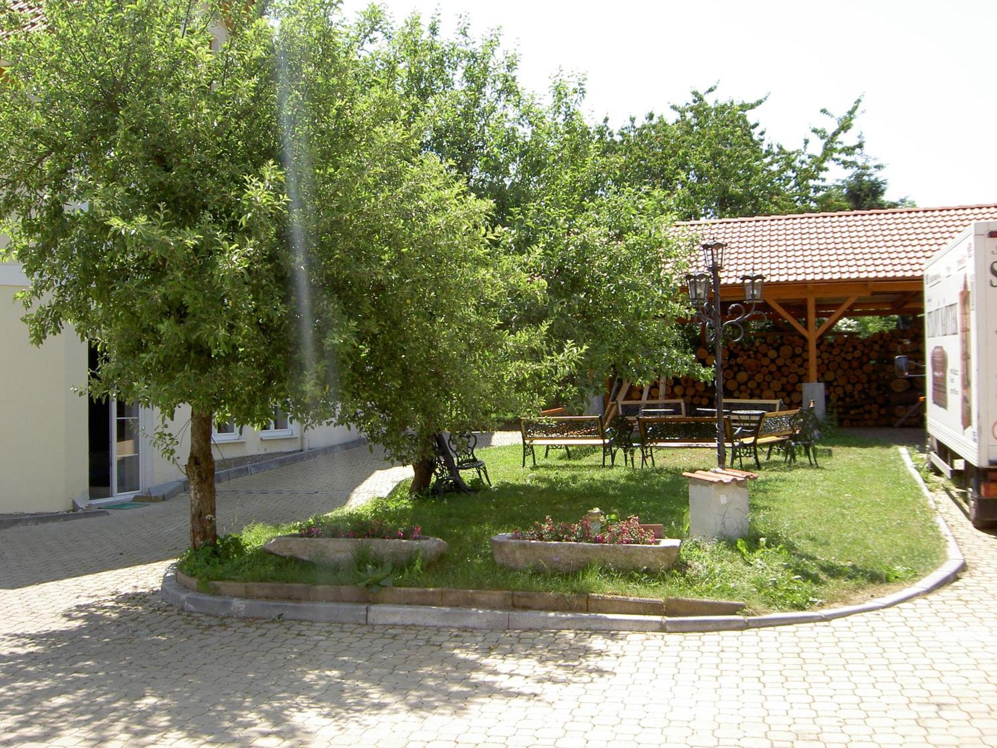 Hotel Klor Doudleby Exterior photo